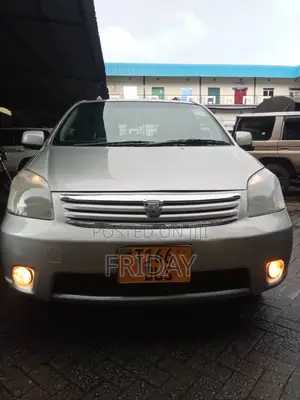 Toyota Raum 2006 Silver