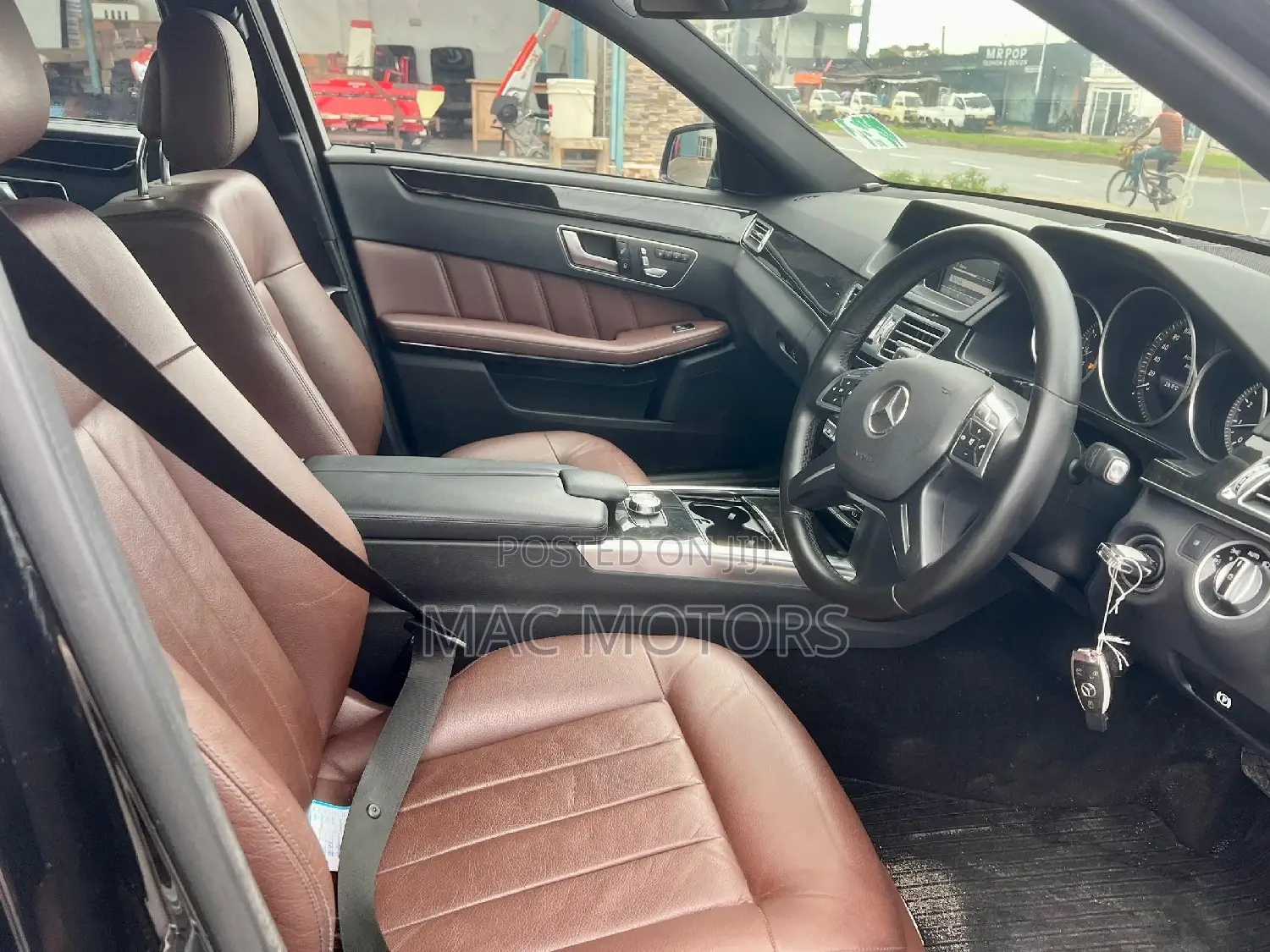 Mercedes-Benz E200 2014 Black