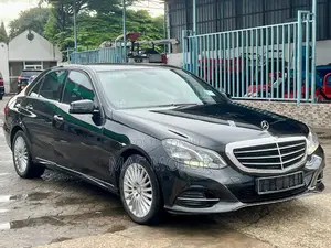 Mercedes-Benz E200 2014 Black