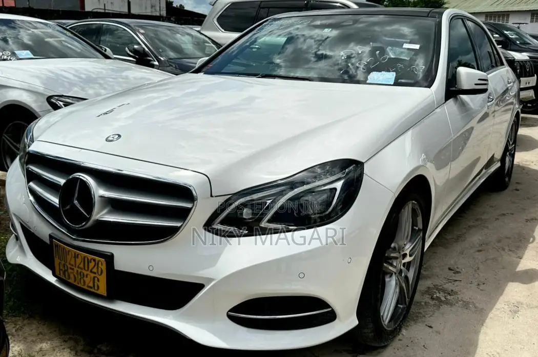Mercedes-Benz E220 2014 White