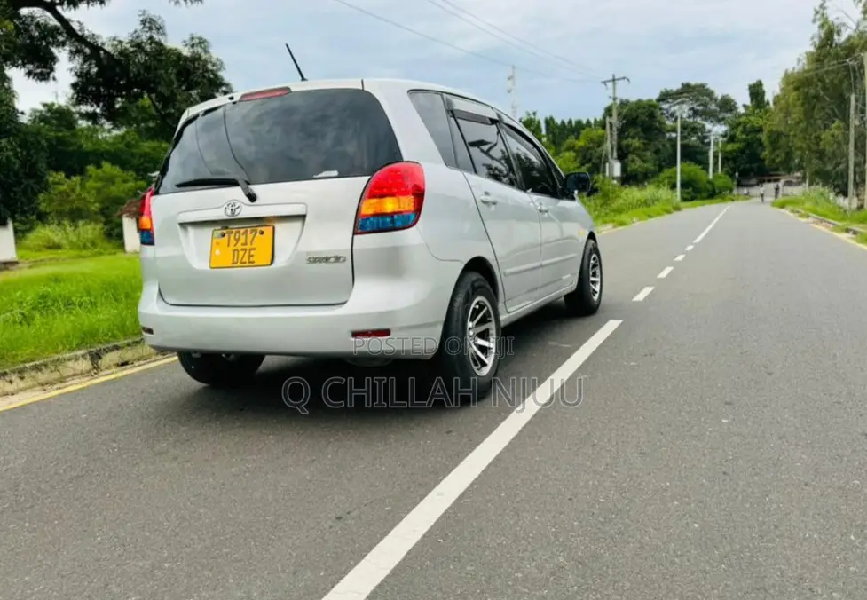 Toyota Corolla Spacio 2004 Silver