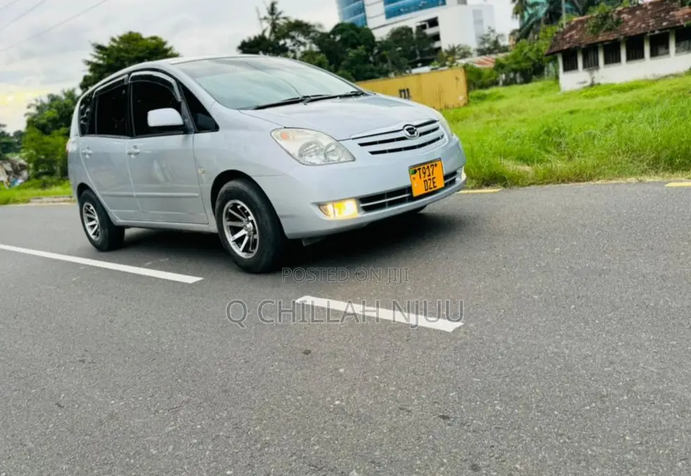Toyota Corolla Spacio 2004 Silver