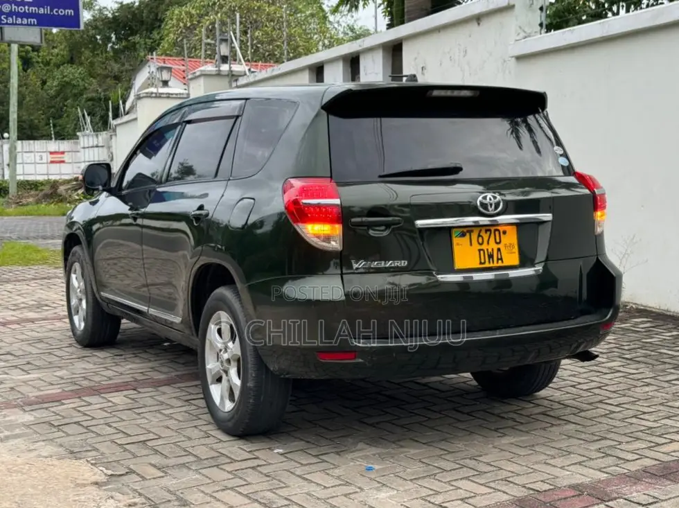 Toyota Vanguard 2011 Black