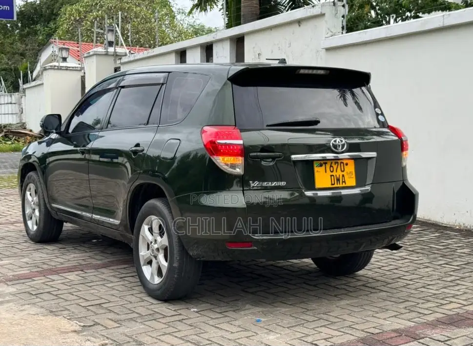 Toyota Vanguard 2011 Black