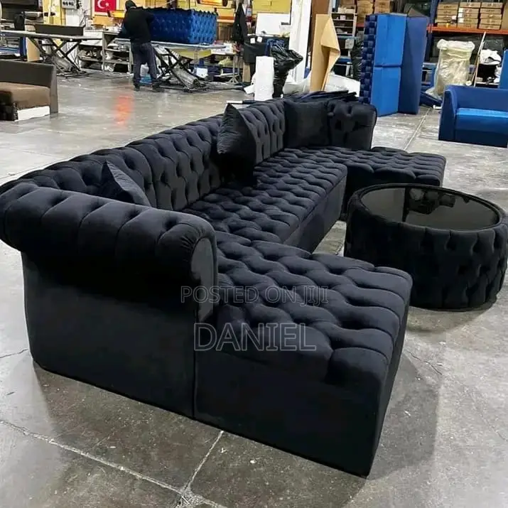 Sofa Set Na Meza Yake