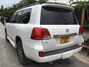 Toyota Land Cruiser 2008 White