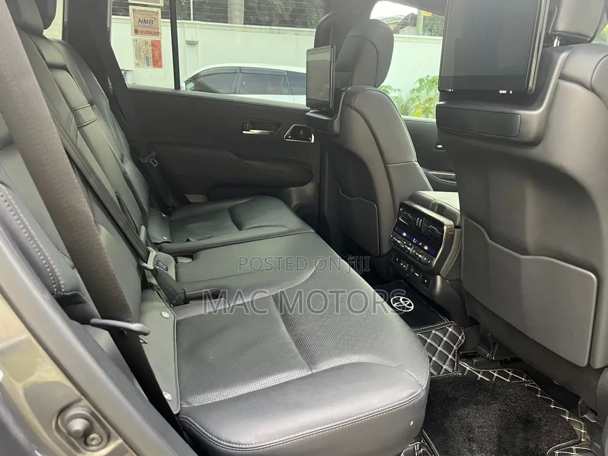 Toyota Land Cruiser 2023 Gray