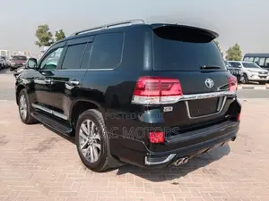 Toyota Land Cruiser 4.6 V8 ZX 2018 Black