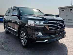 Toyota Land Cruiser 4.6 V8 ZX 2018 Black