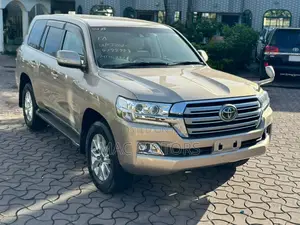 Toyota Land Cruiser 4.6 V8 ZX 2018 Gold
