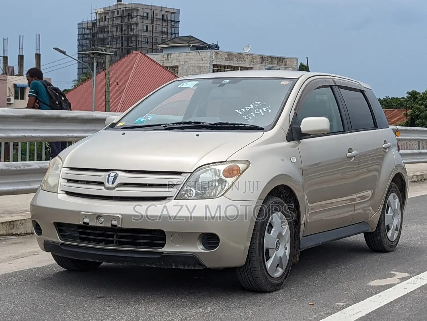 Toyota IST 2004 Gold