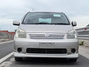 Toyota Raum 2004 Silver