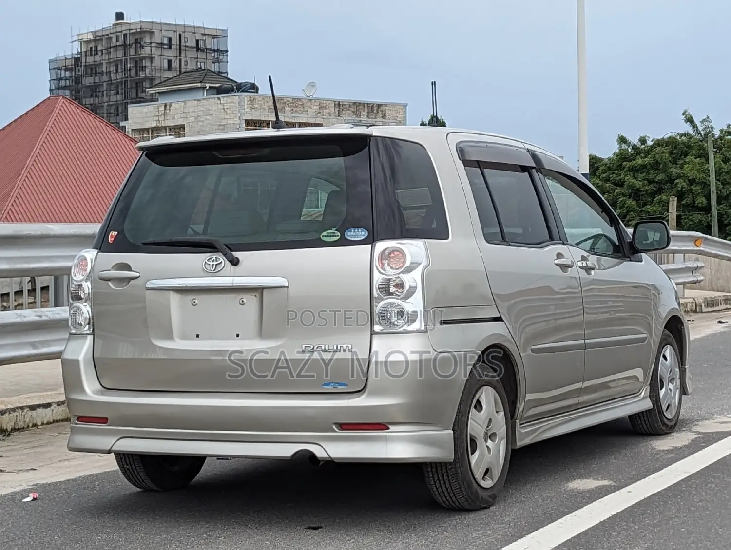 Toyota Raum 2004 Silver