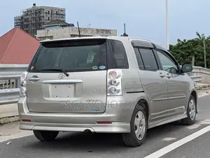 Toyota Raum 2004 Silver