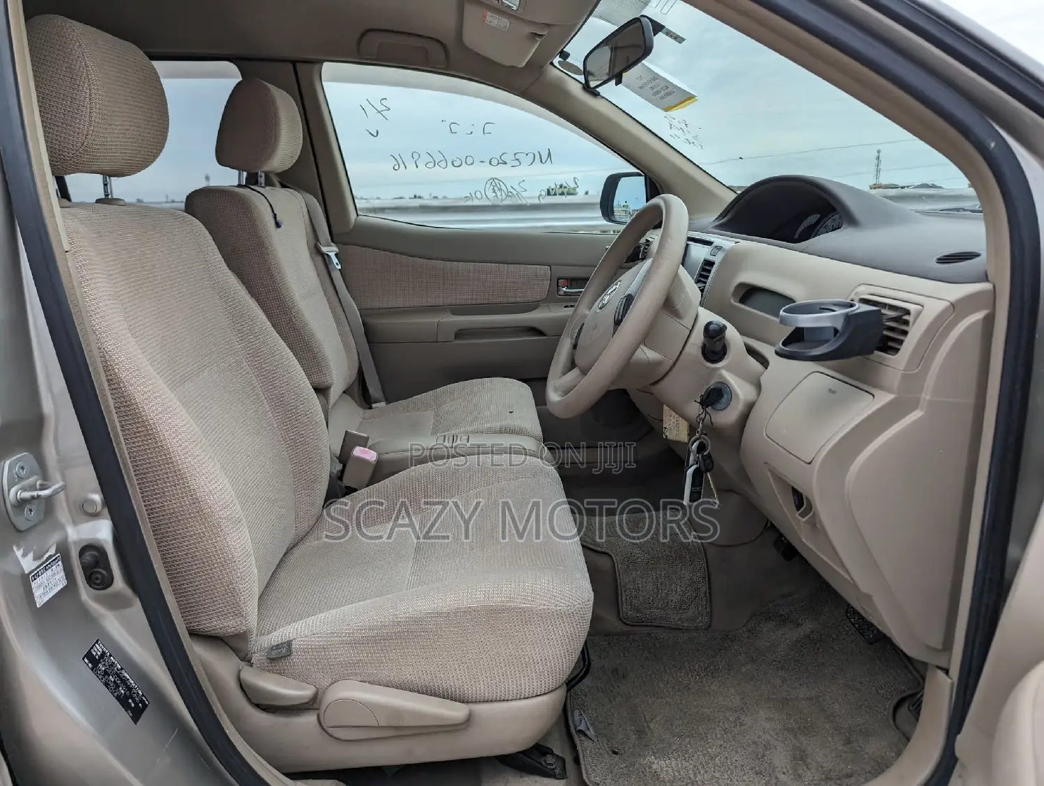 Toyota Raum 2004 Silver