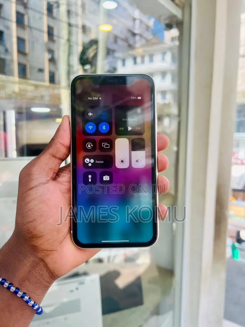 Apple iPhone 11 64 GB White