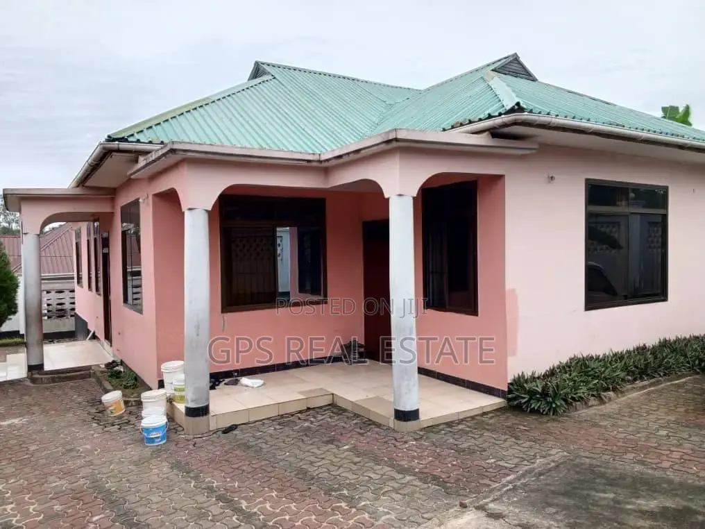 3bdrm House in Kibamba Hondogo, Kinondoni for sale