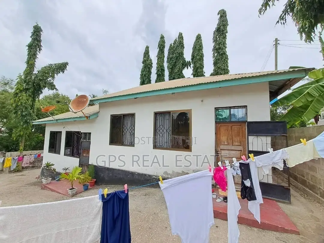 6bdrm Apartment in Kimara Stop Over, Kinondoni for sale