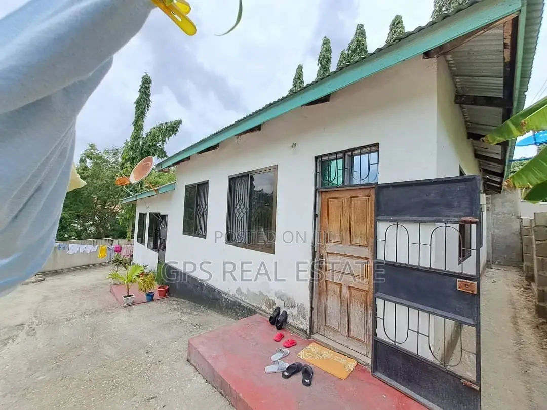 6bdrm Apartment in Kimara Stop Over, Kinondoni for sale