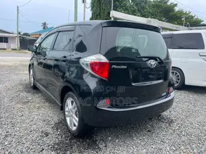 Toyota Ractis 1.5 FWD 2010 Black