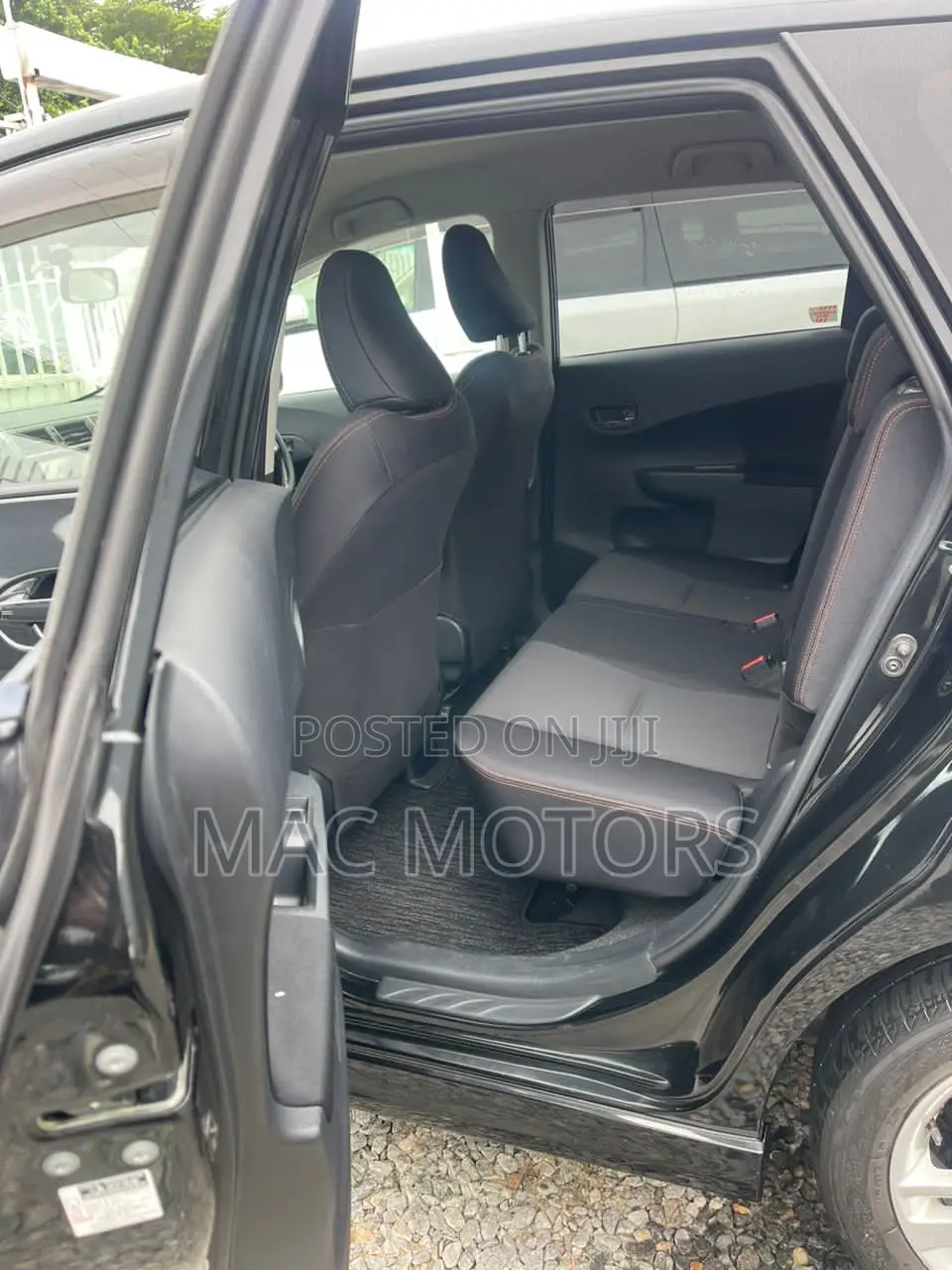 Toyota Ractis 1.5 FWD 2010 Black
