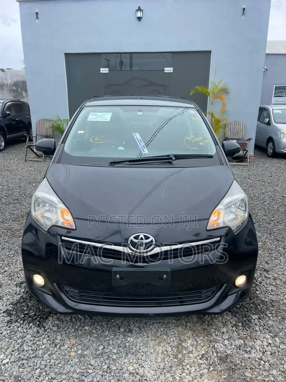 Toyota Ractis 1.5 FWD 2010 Black