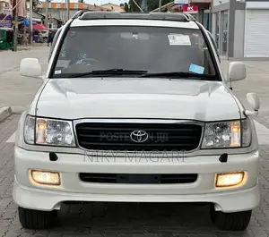 Toyota Land Cruiser 2000 White