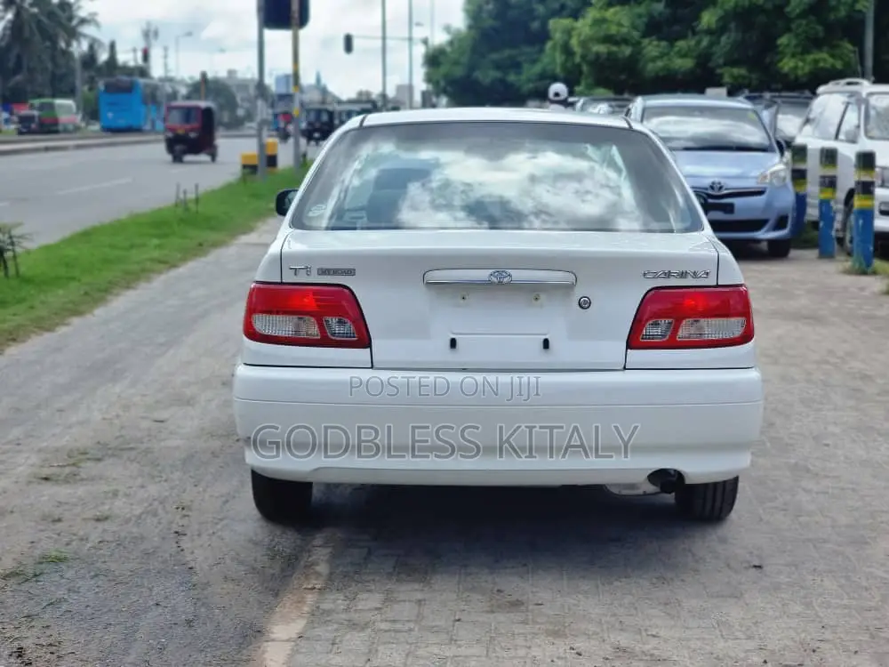 Toyota Carina 2000 White