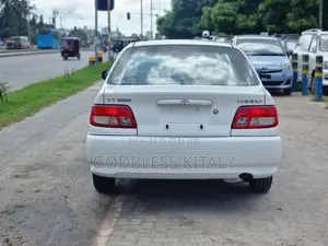 Toyota Carina 2000 White