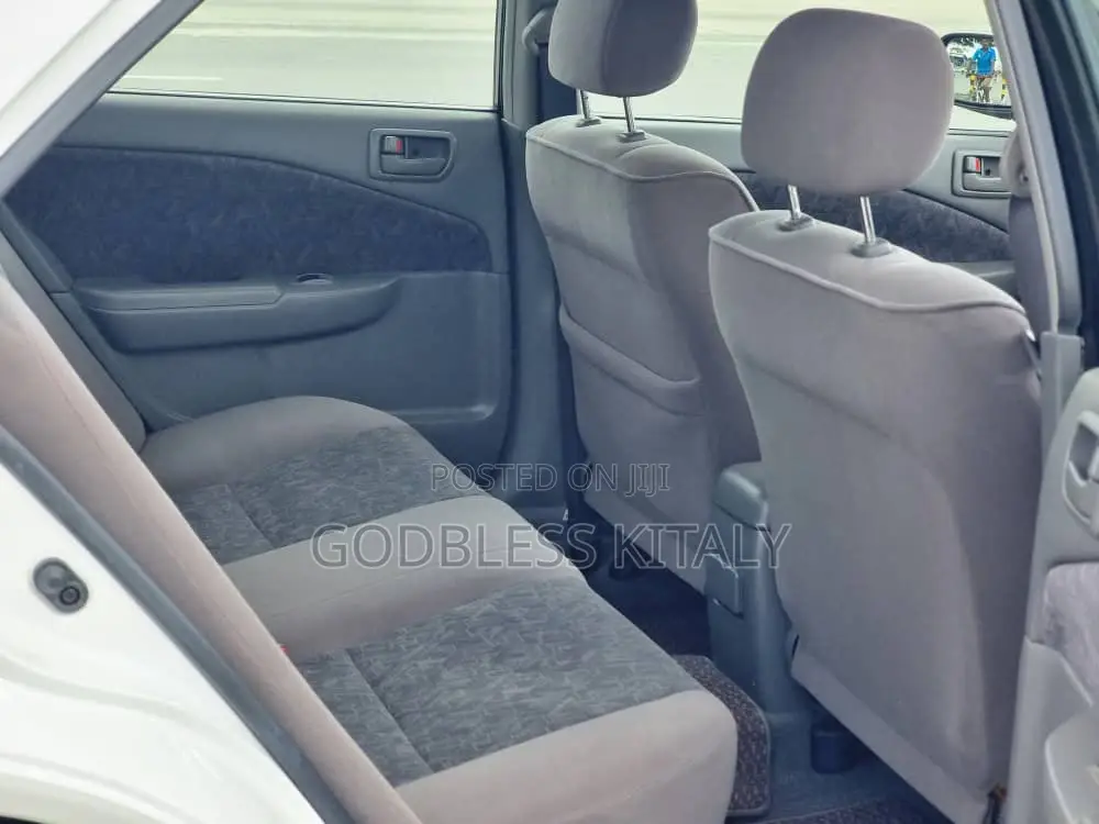 Toyota Carina 2000 White