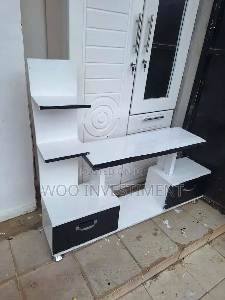 Showcase Mpya Zinapatikana Clean Sana Zipo