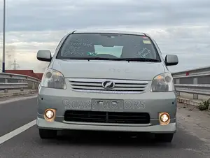 Toyota Raum 2007 Green