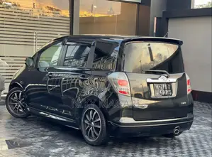 Toyota Ractis 2007 Black