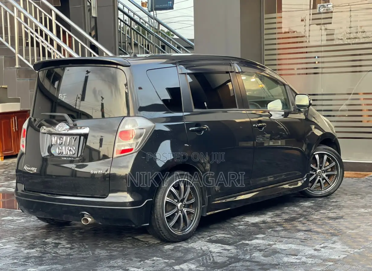 Toyota Ractis 2007 Black