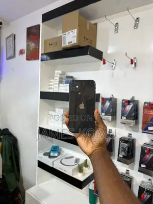 Apple iPhone 11 64 GB Black