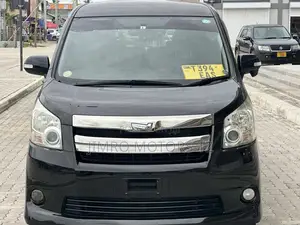 Toyota Noah 2010 Black
