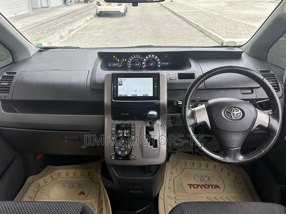 Toyota Noah 2010 Black