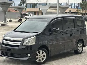 Toyota Noah 2010 Black