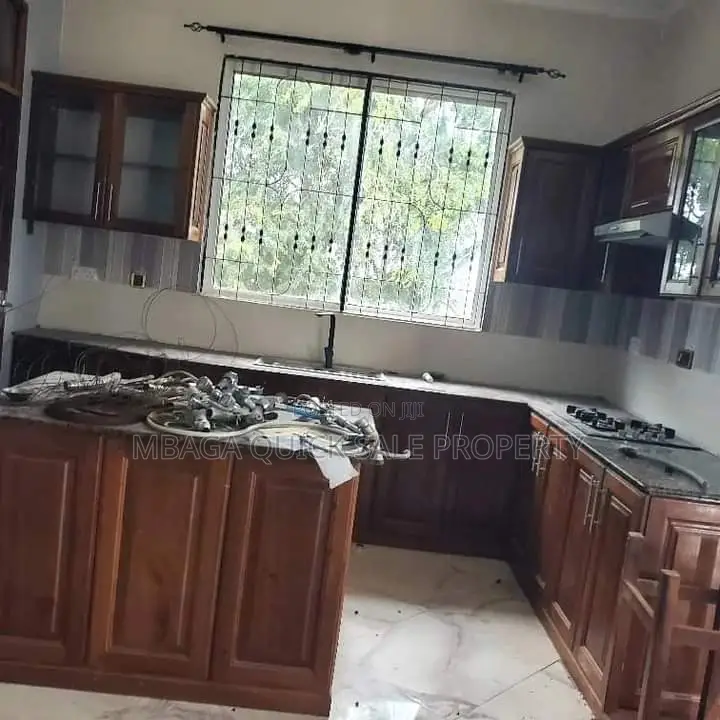 4bdrm Bungalow in Goba for rent