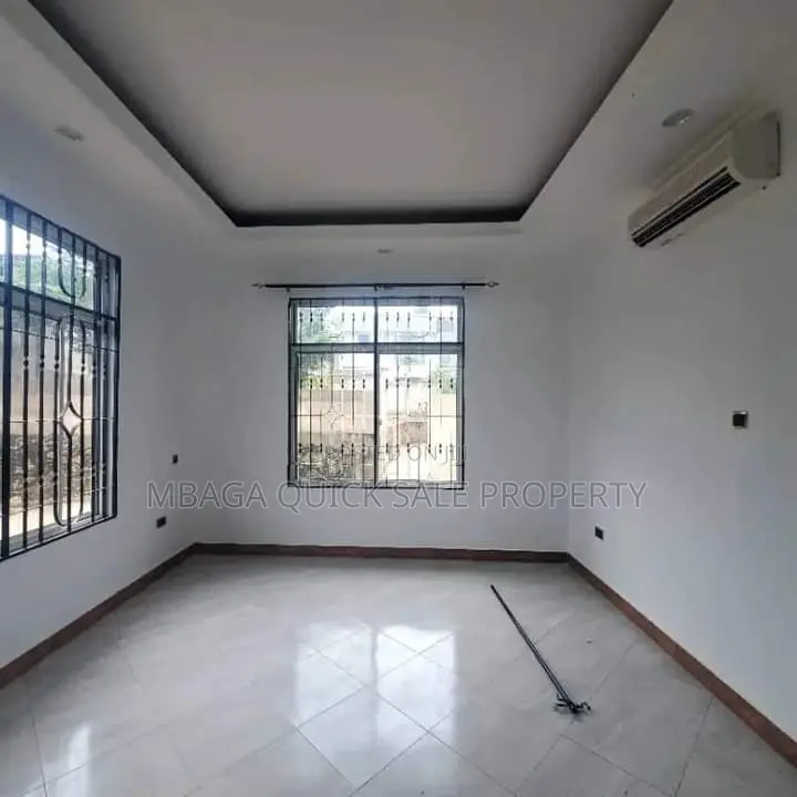 4bdrm Bungalow in Goba for rent