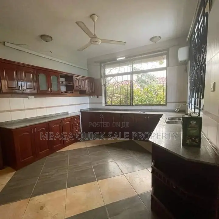 4bdrm House in Tegeta  Wazo, Kunduchi for rent