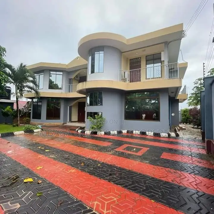 4bdrm House in Tegeta  Wazo, Kunduchi for rent