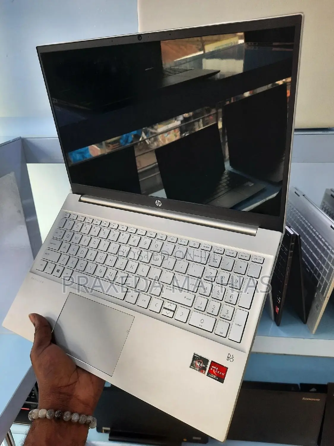 New Laptop HP Pavilion 15 12GB AMD Ryzen 3 SSD 512GB