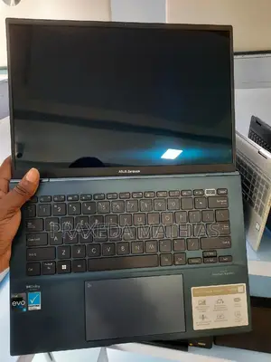 New Laptop Asus Zenbook 14 UX434 16GB Intel Core I5 SSD 512GB