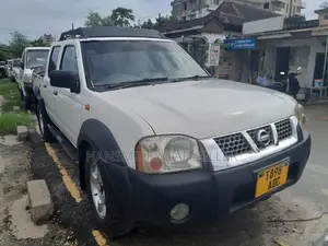 Nissan Hardbody 2008 White