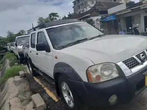Nissan Hardbody 2008 White