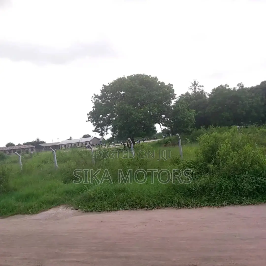 Eneo Linauzwa/ Plot for Sale