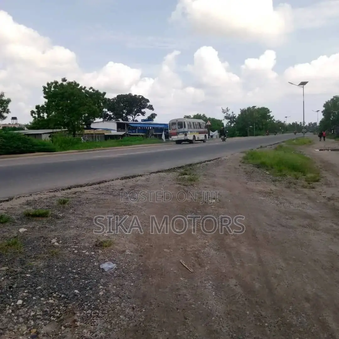Eneo Linauzwa/ Plot for Sale