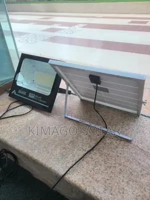 300W Solar Floodlight Ina Mwanga Sana