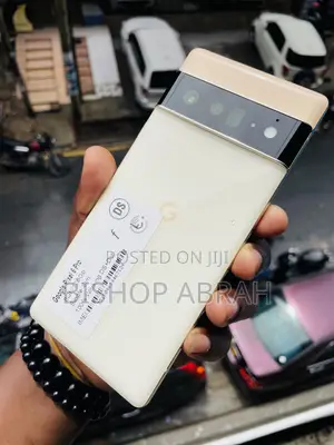 Photo - Google Pixel 6 Pro 128 GB Gold